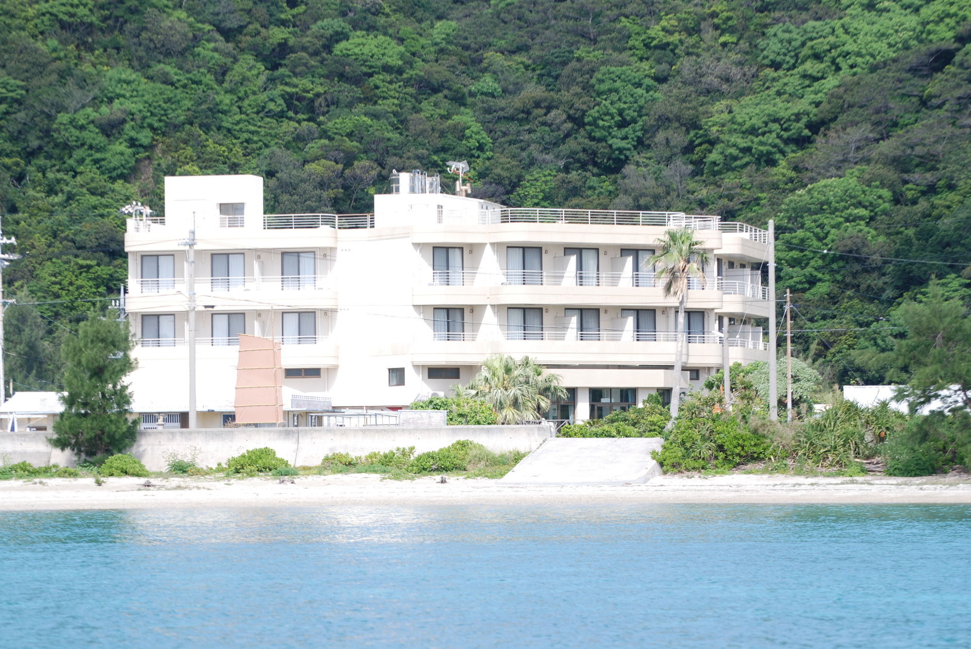 Kerama Beach Hotel Дзамами Экстерьер фото
